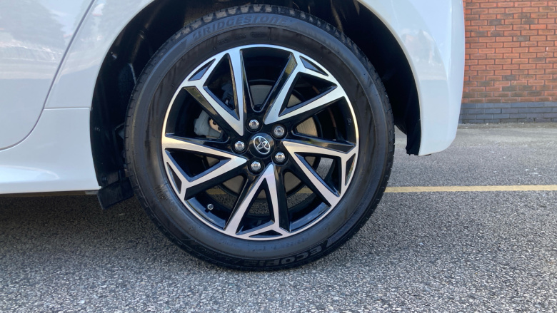 Toyota Yaris 1.5 Hybrid Design 5dr CVT Hybrid Hatchback